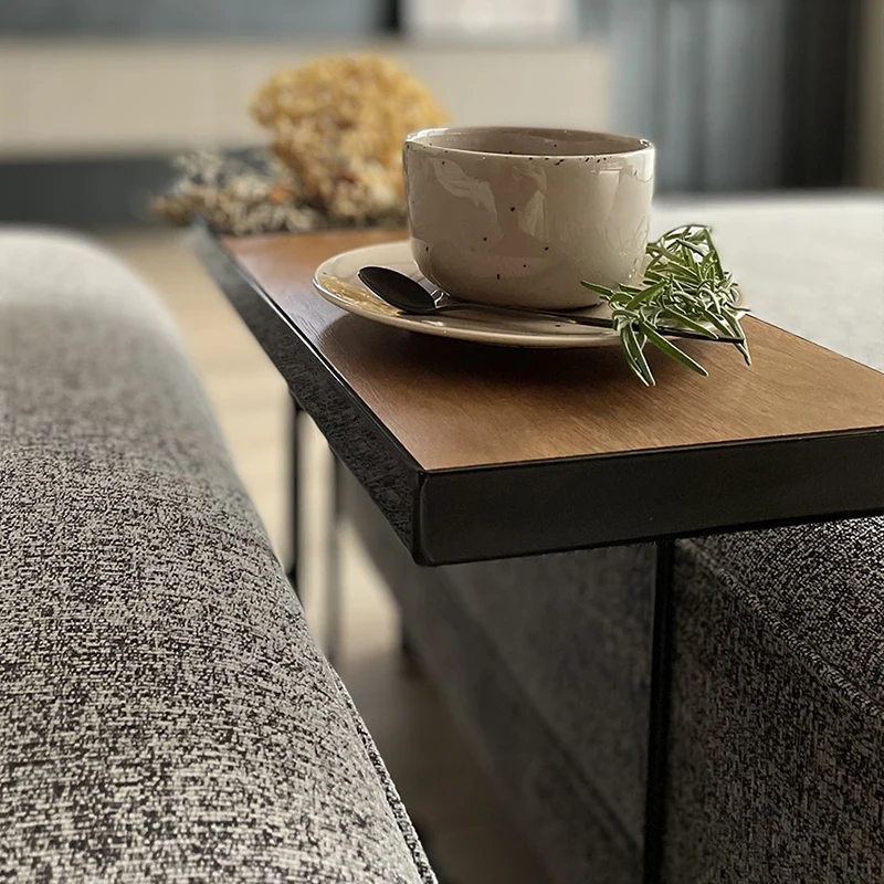طاولة جانبية بتصميم نورديك للأ - مراجعة Lighting And Decor Magazine وسعره